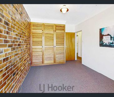 Well-Presented 2-Bedroom Unit With Lake Views - Photo 3