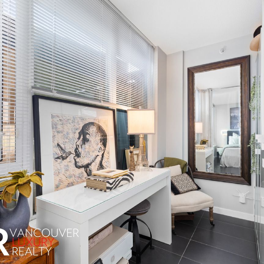 Condo in Vancouver West Side, BC - Photo 1