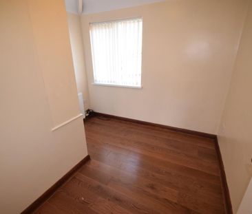 3 bedroom link detached house to rent - Photo 3