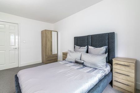 2 Bed Flat, Pierhead Wharf, E1W - Photo 5