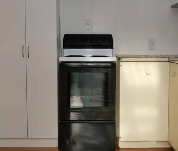 Cute Two Bedroom Cottage in Paraparaumu - Photo 4