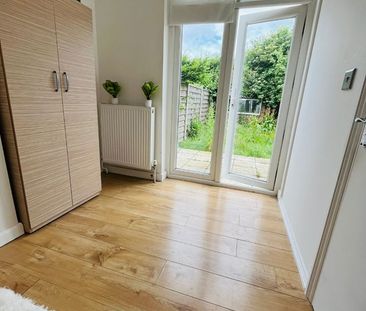 Room in a Shared House, Amazing Double Room With Private Gar, SW16 - Photo 4