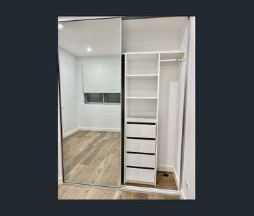 Modern and Spacious One Bedroom Apartment! - Photo 1