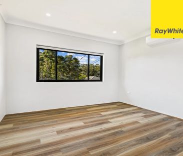 Stunning, Fully Renovated 4-Bedroom Family Home in Prime Location! - Photo 4