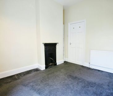 Terraced House to rent on - Photo 4