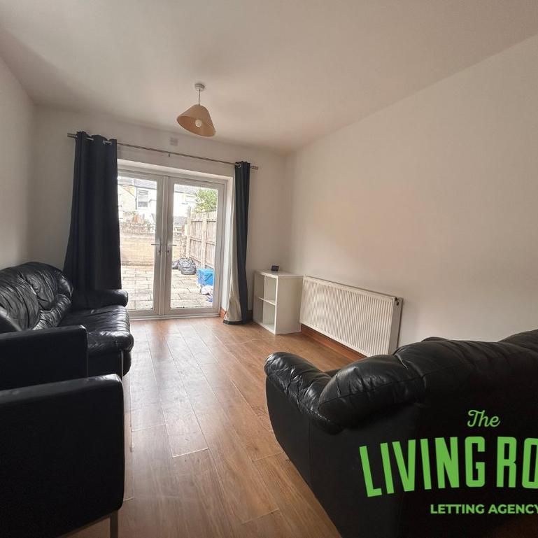 6 bedroom house to rent - Photo 1