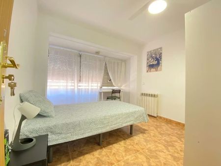 Calle de Graena, Madrid, Community of Madrid 28041 - Photo 4