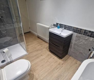 2 bedroom semi-detached house to rent - Photo 6