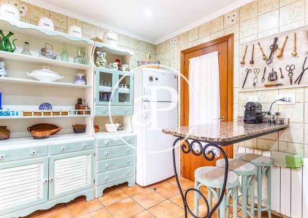 Luxury Villa for rent in Turís, Valencia