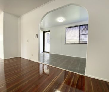 RENOVATED 5 BEDROOM HOUSE WITH ROOM TO MOVE! - Photo 2
