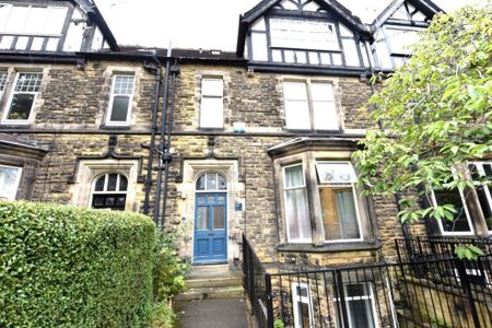 6 bedroom Flat in Hollybank, Leeds - Photo 3