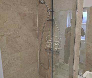 Studio Flat, Lewin Road, SW16 - Photo 3