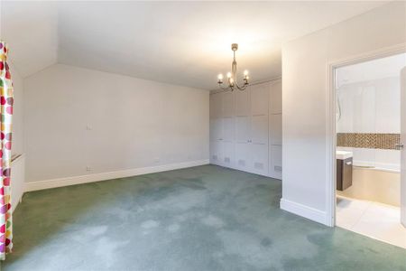2 bedroom end of terrace house to rent - Photo 3