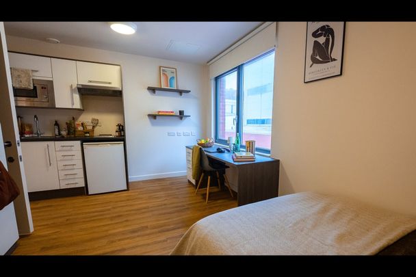 Studio Flat, Pearl Works, S1 - Photo 1
