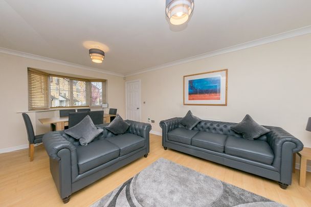 DIGPAL ROAD CHURWELL MORLEY LEEDS - Photo 1