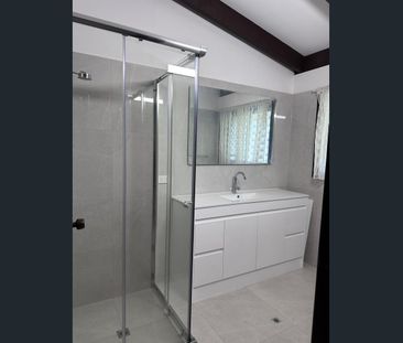 Lowset SOLID BRICK HOME - Photo 3