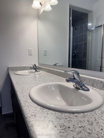 111 Manuel Street - Photo 4