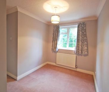 2 bedroom mews to rent - Photo 6