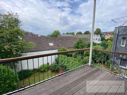 Tolle Altbauwohnung mit Süd-Balkon, Einbauküche und vielen Extras - Photo 1