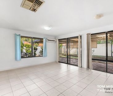 Spacious Living with Comfort & Convenience! - Photo 4