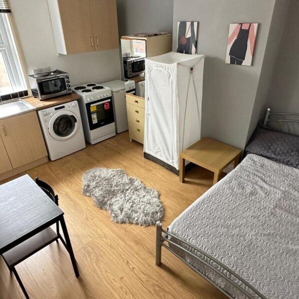 Flat 3, Recreation Terrace, Leeds, LS11 0AW - Photo 1