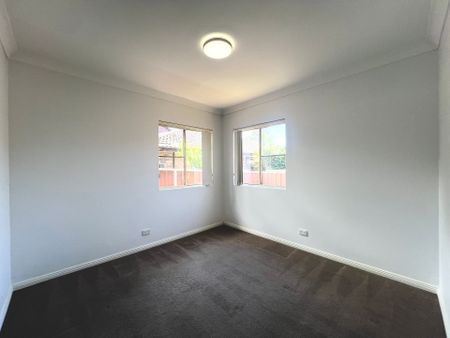 LARGE VILLA - HANDY LOCATION - Photo 3