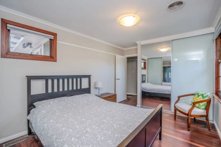 Charming Three-Bedroom Home in Prime Yarralumla Location - Photo 5