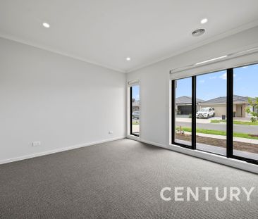 Modern Family Home with Two Lounge Rooms - Photo 1