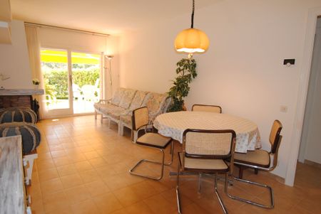Apartamento de alquiler en Carrer Joaquim Ruyra, Llafranc - Photo 2