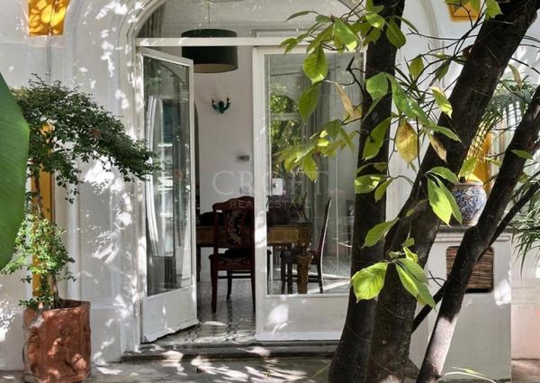 Villa-Parioli: Beautiful independent house with large private garden and terraces. Spacious living, formal dining, study-music room, sun room, 5 bedrooms, 4 bathrooms, parking. rif 163