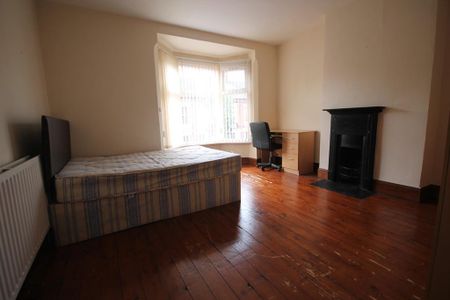4 bedroom terraced house to rent - Photo 5