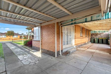1/1 Florence Street, Bentleigh East VIC 3165 - House For Rent | Domain - Photo 3