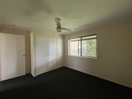 Browns Plains Central Living&excl; - Photo 3