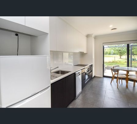 4b Hurford Place, Orange, NSW 2800 - Photo 1