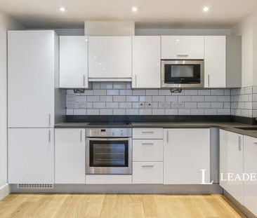 2 bedroom flat to rent - Photo 2