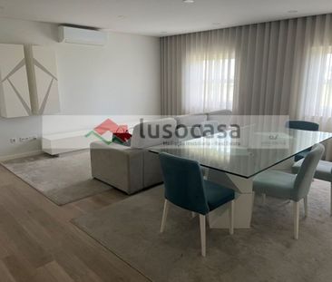 3 room luxury Apartment for rent in Amadora, Lisbon - Photo 2