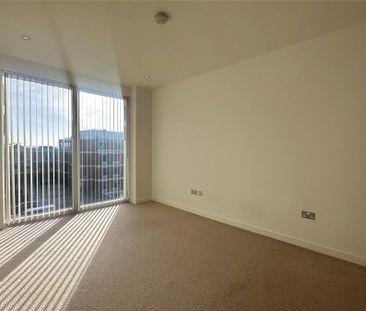 Fairfield Avenue, Staines-upon-Thames, Surrey, TW18 flat to rent - Photo 2