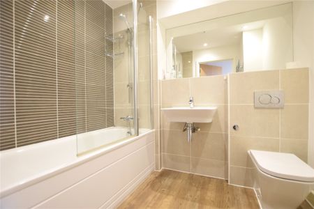 2 bedroom Flat in Kennet House, Reading - Photo 4