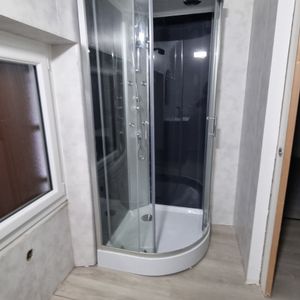 Maison d'habitation située proches tous commerces : cuisine, chambre, pièce palière, salle d'eau, wc - Photo 2