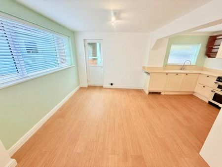 3 bedroom House To Let - Photo 5