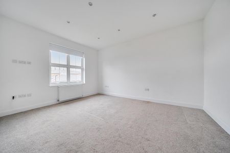 5 bedroom semi-detached house to rent - Photo 5