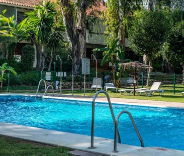 Middle Floor Apartment in Puerto Banús - Photo 3