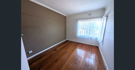 Superbly located 3 bedroom gem in Thomson. - Photo 3