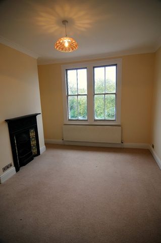 2 Bed Flat, Harrow View, HA1 - Photo 3