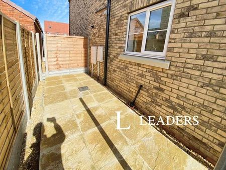 Eagle Road, Bourne, Lincolnshire, PE10 - Photo 2