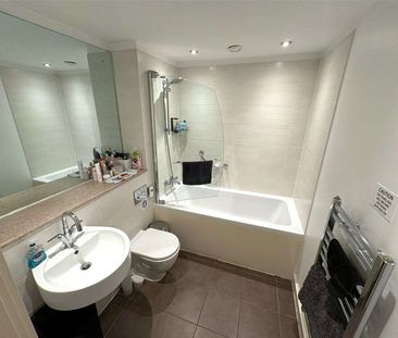 Fully Furnished One Double Bedroom Apartment in the Icon Building. - Photo 2