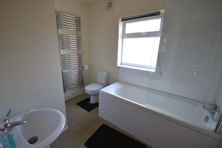 4 bedroom terraced house to rent - Photo 5