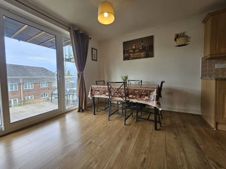 2 Bed Flat, Foxglove Way, LU3 - Photo 4