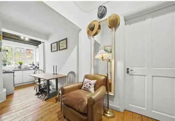 2 Bed Flat, St. Mary's Road, SE15 - Photo 1