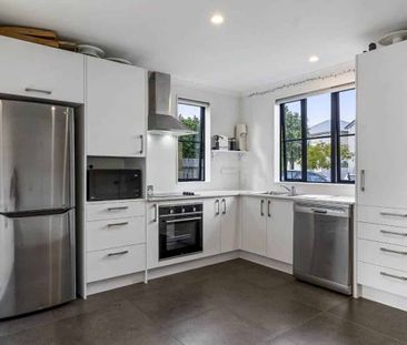 The One to look at! - Photo 2